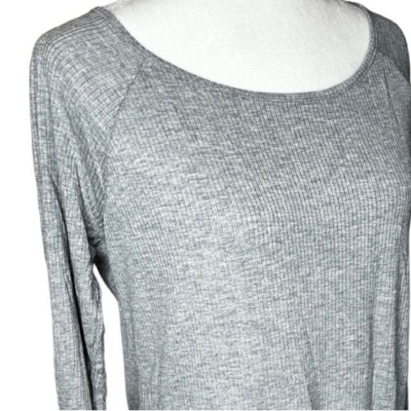 Monrow classic ribbed relaxed long sleeved top size Small - Picture 4 of 6